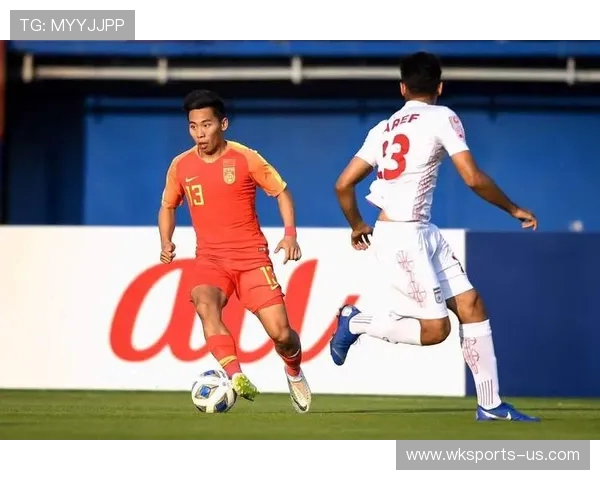 《从奥运赛场看各国足球队实力对比与发展趋势分析》 《从奥运赛场看各国足球队实力对比与发展趋势分析》